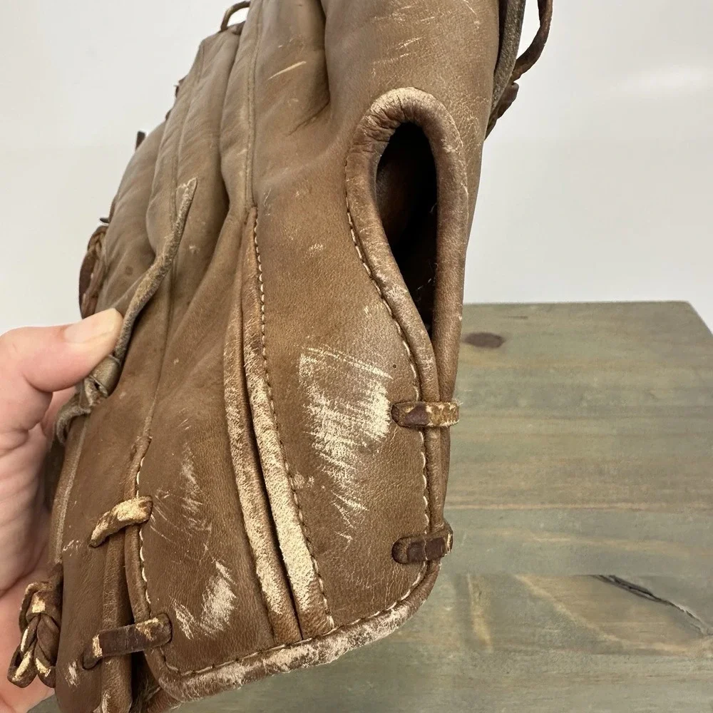 Wilson PRO STAFF Right Hand Throw Baseball Glove A2200 Centerfold JAPAN Adult Sz